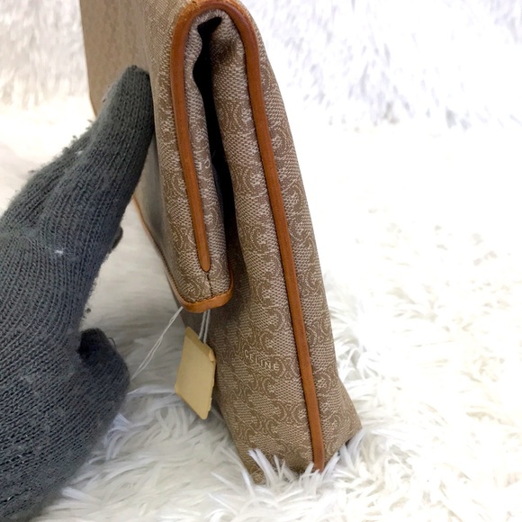 CELINE MACADAME ENVELOPE CLUTCH - Picture 15 of 15